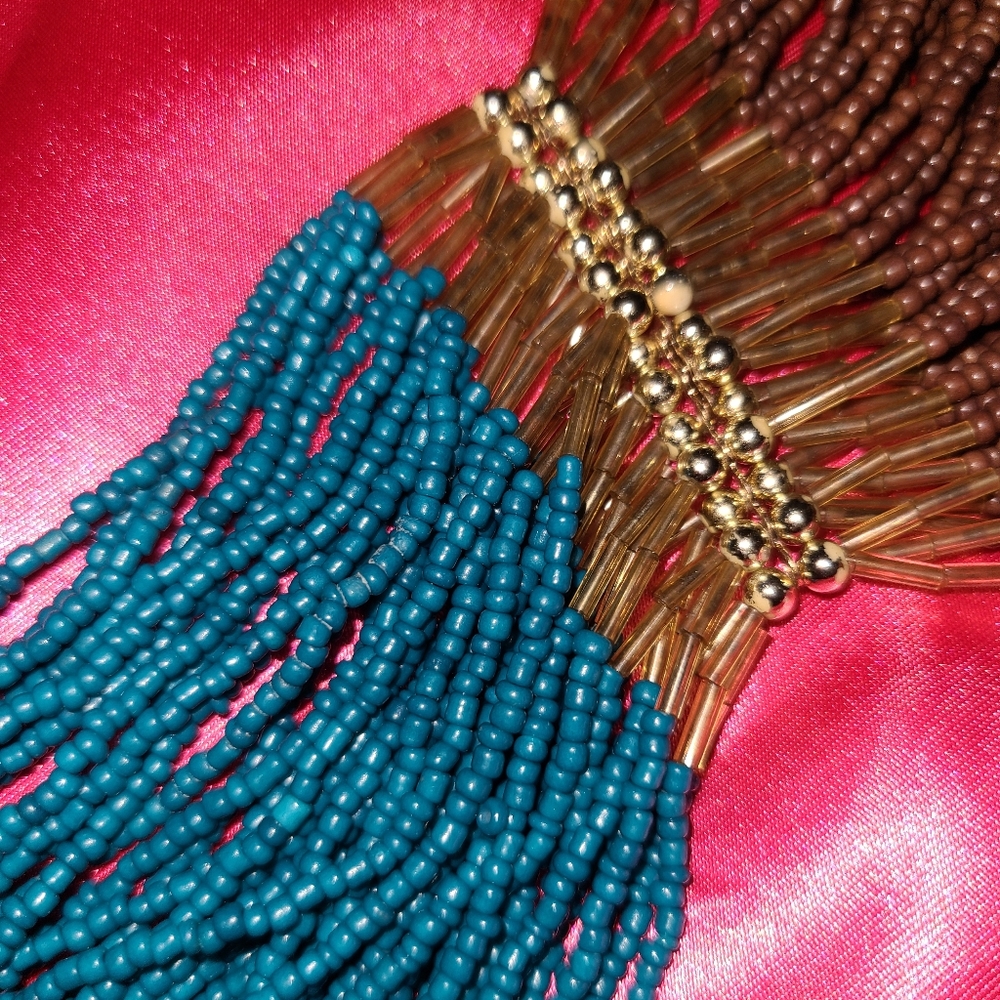 ***PRETTY SEED BEAD NECKLACE*** - Picture 2 of 4